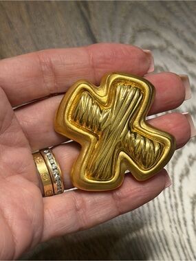 unsigned Les Bernard vintage gold-tone letter "X" cross brooch pin